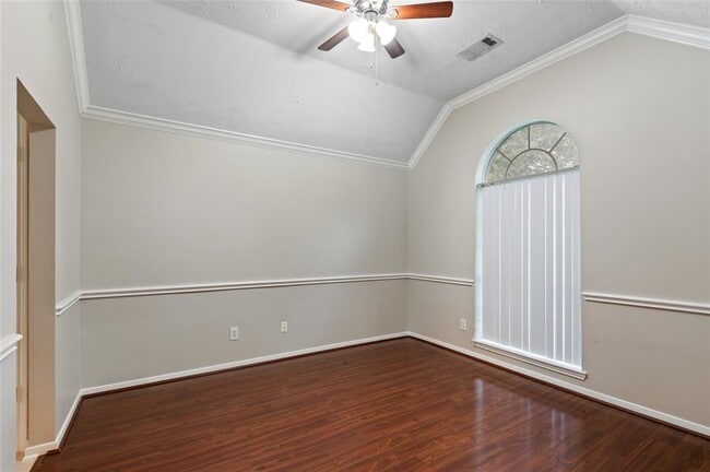 Building Photo - 10326 N Laurel Branch Dr