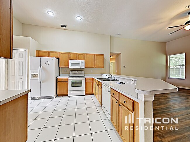 Building Photo - 23145 Emerson Way