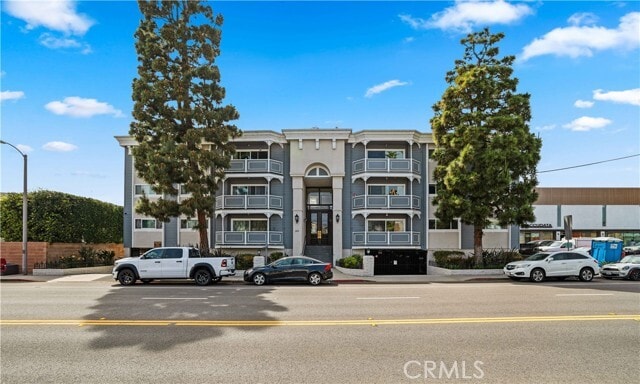 Building Photo - 2411 Prospect Ave