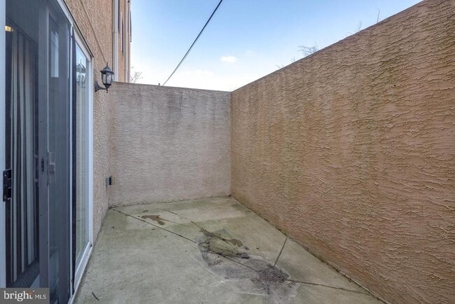 Building Photo - 2631 Catharine St