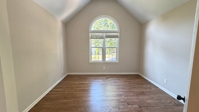 Building Photo - 10575 Aviary Dr