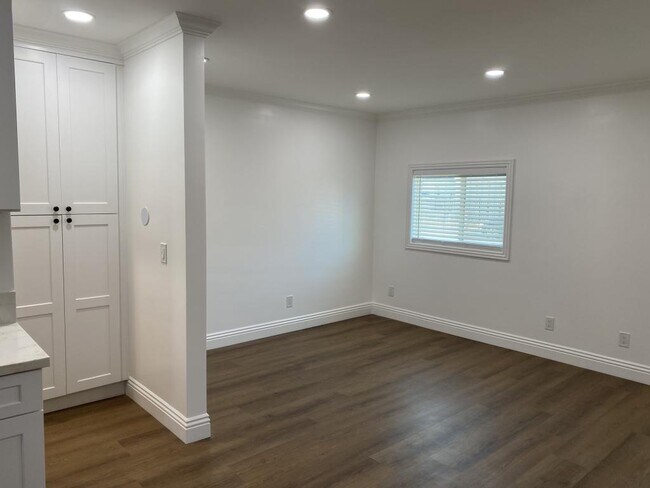 Building Photo - 7217 Eckstrom Ave