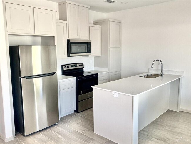 Building Photo - 11 N 58th St