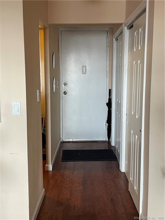 Building Photo - 71 Strawberry Hill Ave