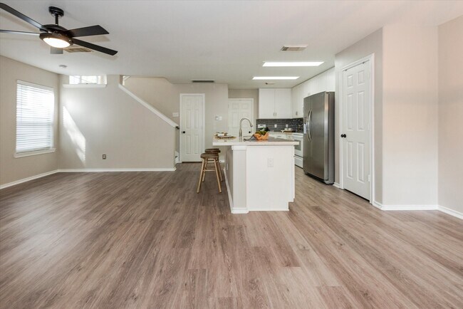 Building Photo - 42 Musgrove Pl