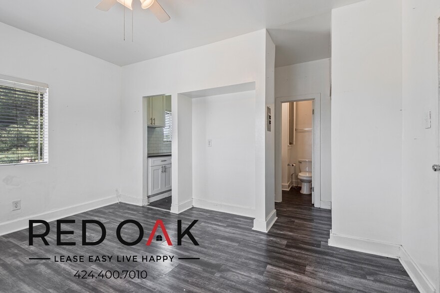 Building Photo - 250 Loma Dr