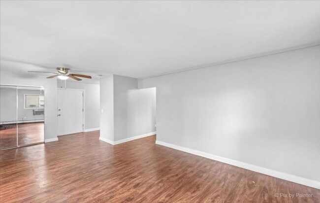 Building Photo - 1 bedroom in Chicago IL 60056