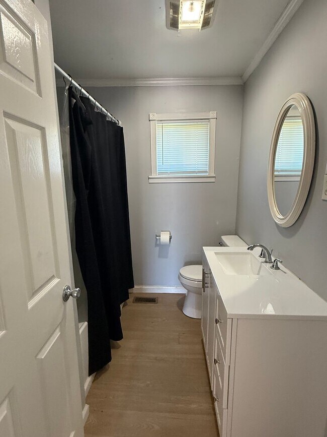 Building Photo - Charming 3 Bedroom, 2 Bath Home with Large Attached Shop in South Dalton