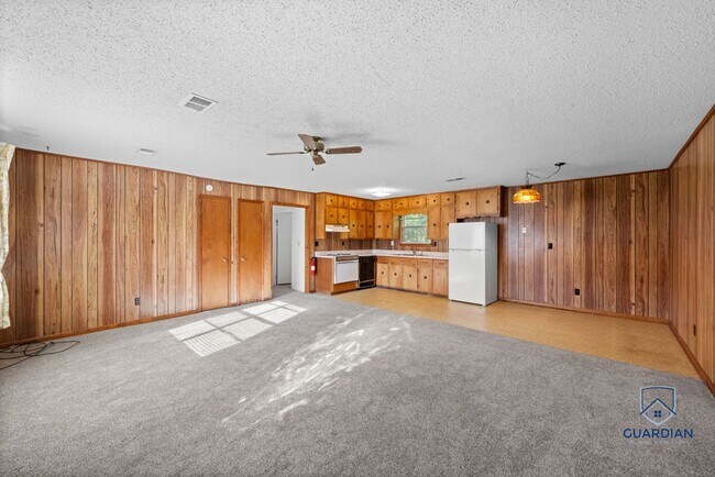 Building Photo - 503 N Hood Ave