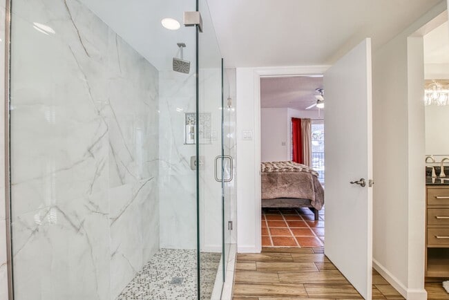 Building Photo - (Completely Furnished) Beautiful 1 bed/1 bath Apartment. With Pool  in the premises.