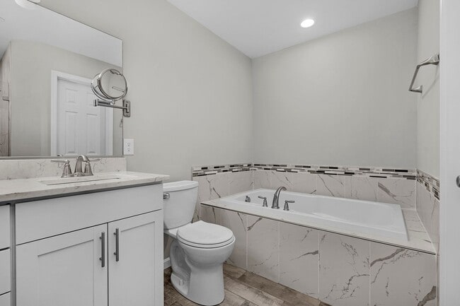 Building Photo - Beautiful 4br 2.5ba with huge basement and garage in Edgemere