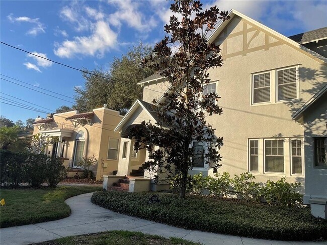 Building Photo - 3205 W San Carlos St