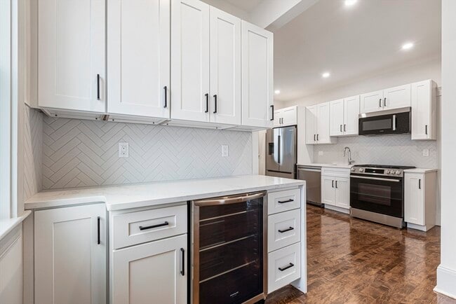 Building Photo - 41 Westmoreland St