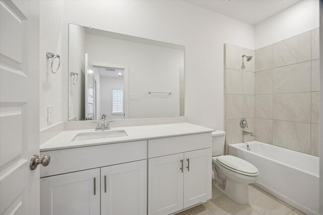 Building Photo - 4113 Fig Grv St