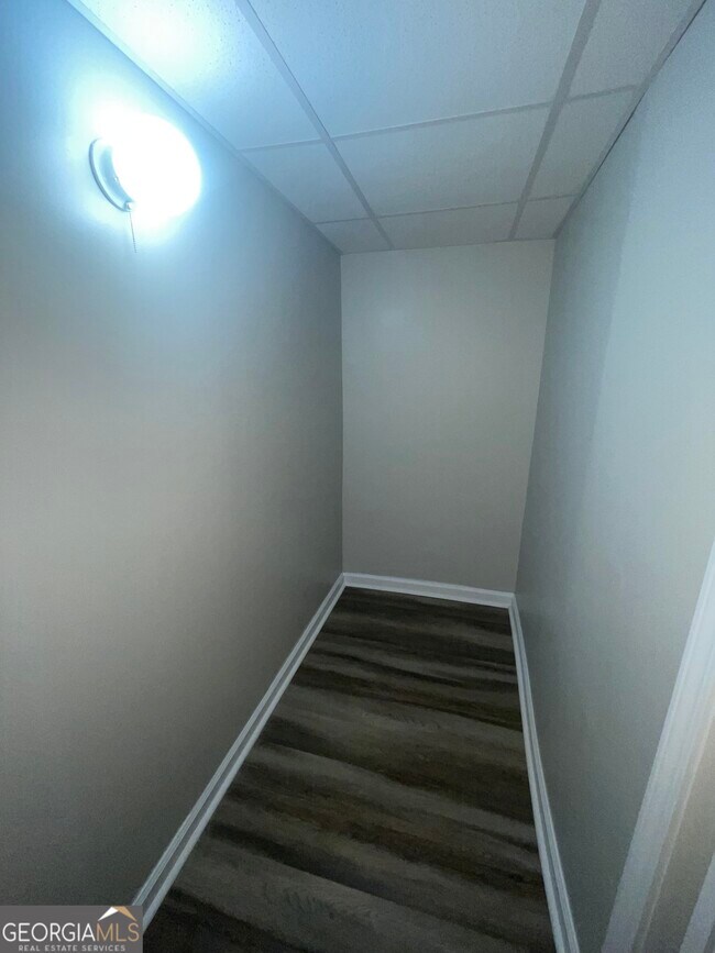 Building Photo - 310 Harris Manor Dr SW