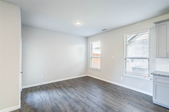 Building Photo - 112 Cole Ln