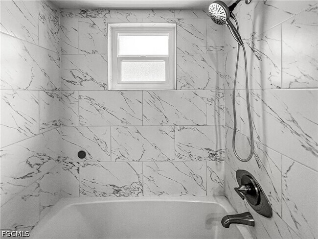 Building Photo - 18660 Miami Blvd