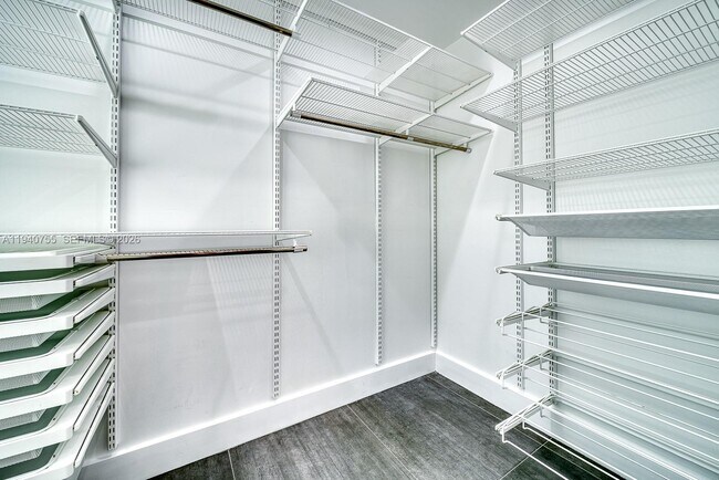 Building Photo - 4000 Kumquat Ave