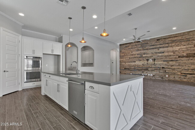 Building Photo - 26093 N 96th Ave