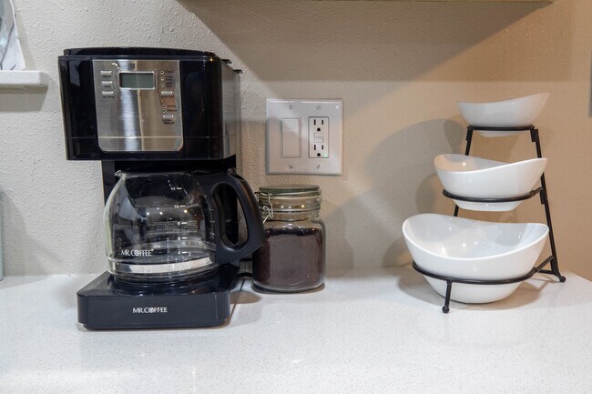 Building Photo - 2812 S Mill Ave