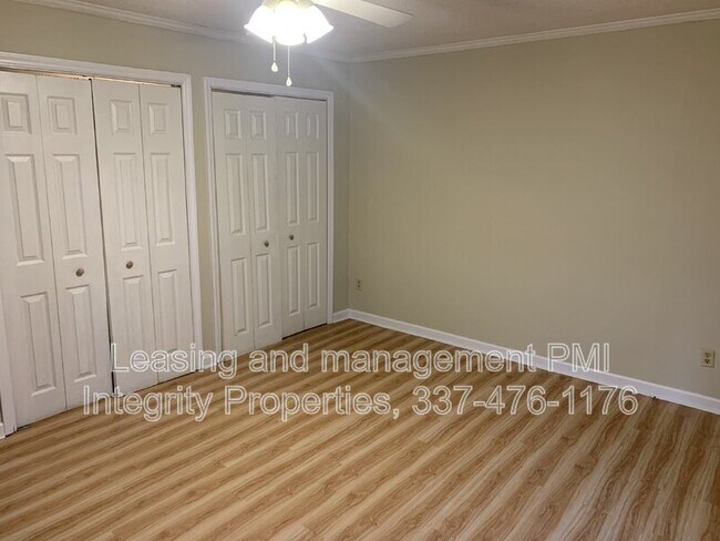 Building Photo - 110 Canary Ln
