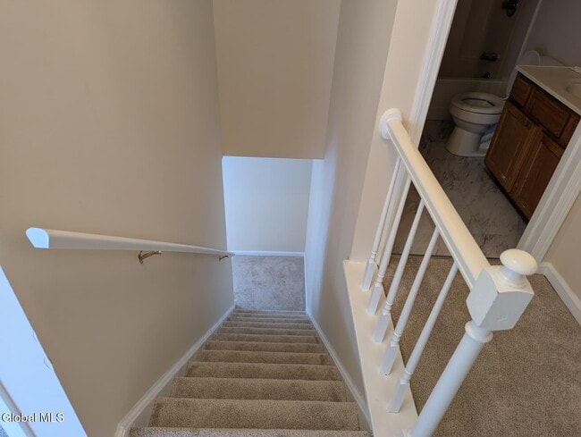 Building Photo - 13 Erie Ct