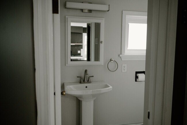 Building Photo - 354 Terrace Blvd