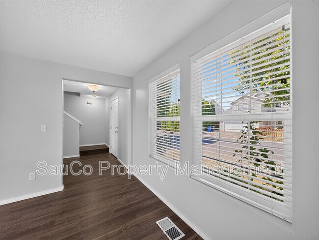 Building Photo - 48 S 17th Ct