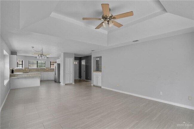 Building Photo - 21 E Moore Rd