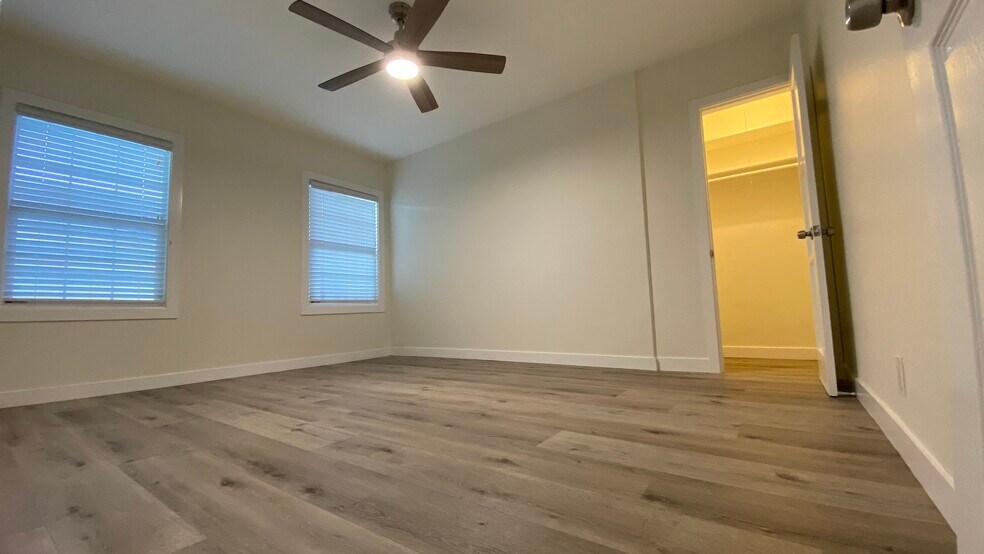 Building Photo - 1542 marine ave