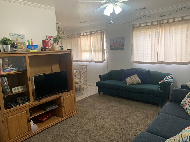 Building Photo - PRIVATE ROOM available in Santa Barbara Condos for Fall 2027