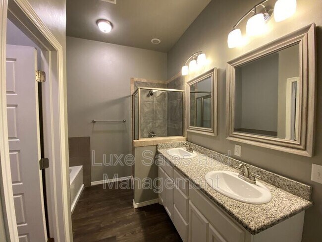 Building Photo - 7804 Meadow Lake Dr