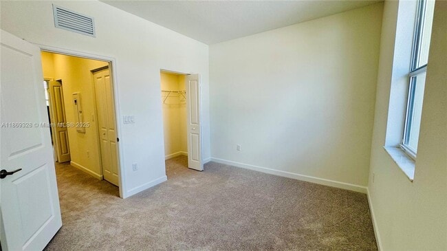 Building Photo - 2632 SE 27th Dr