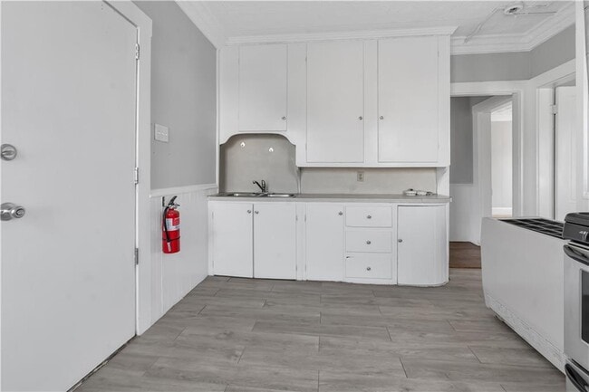 Building Photo - 244 Paradis Ave