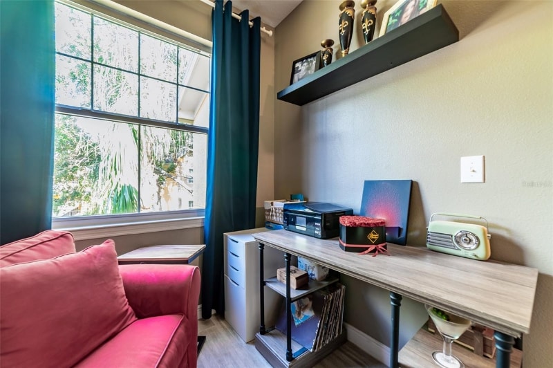 Building Photo - 1910 E Palm Ave