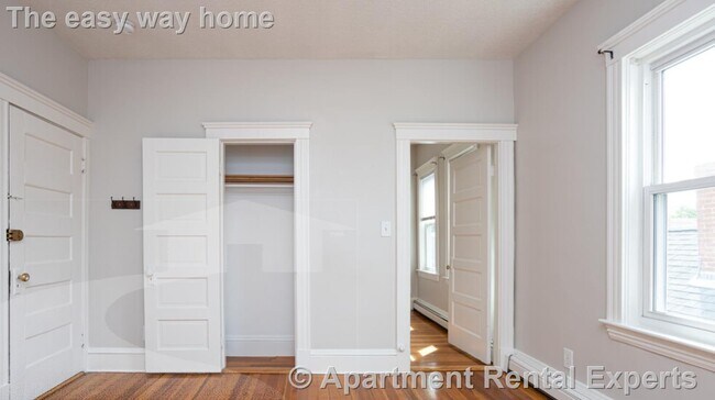 Building Photo - 120 Columbia St