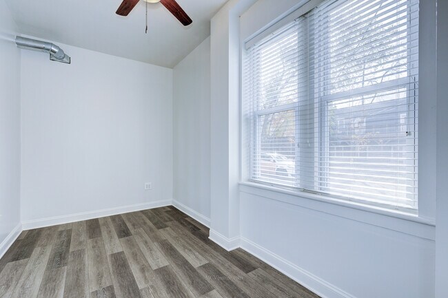 Building Photo - 224 Lemont St