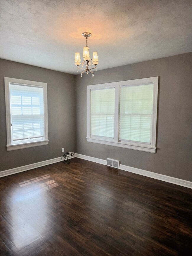 Building Photo - Great 3 bed 2 bath in the beautiful Meadow...