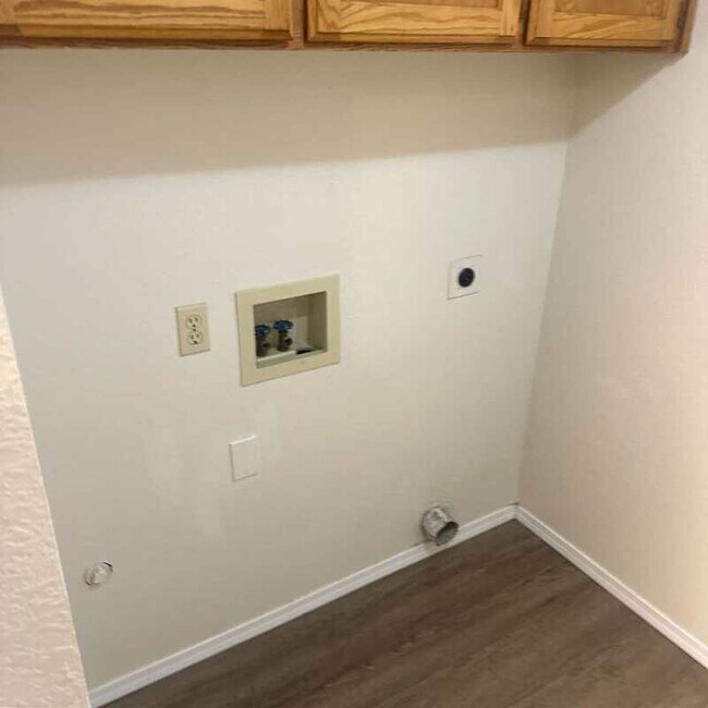 Building Photo - 1469 Cameo Ct