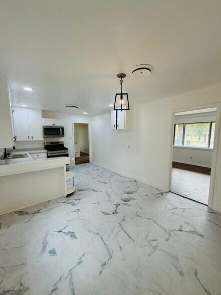 Building Photo - 403 Margo St