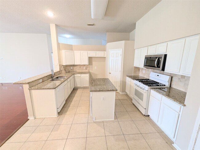 Building Photo - 6012 Timber Oaks Ridge