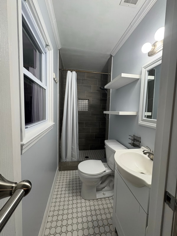 Building Photo - 20 Twin Oaks Dr