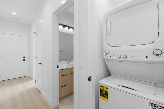 Building Photo - 1 bedroom in Chicago IL 60613