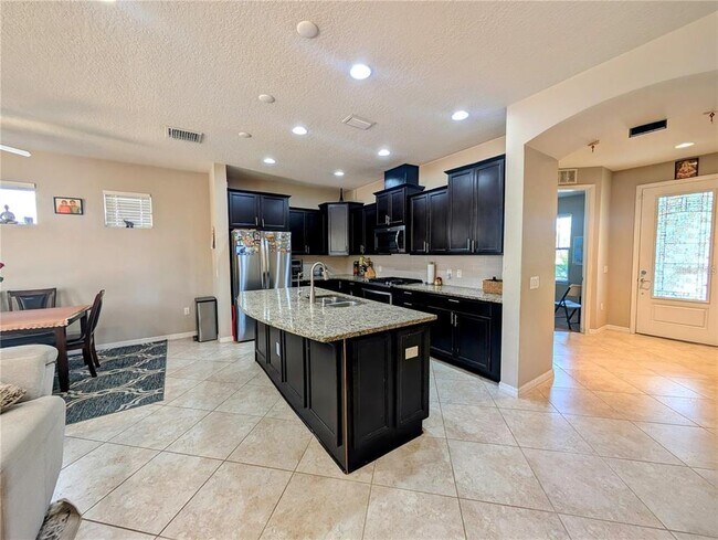 Building Photo - 5811 Colony Glen Rd