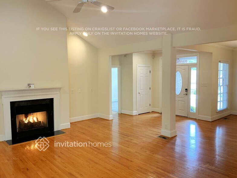 Building Photo - 1208 Champions Pointe Dr