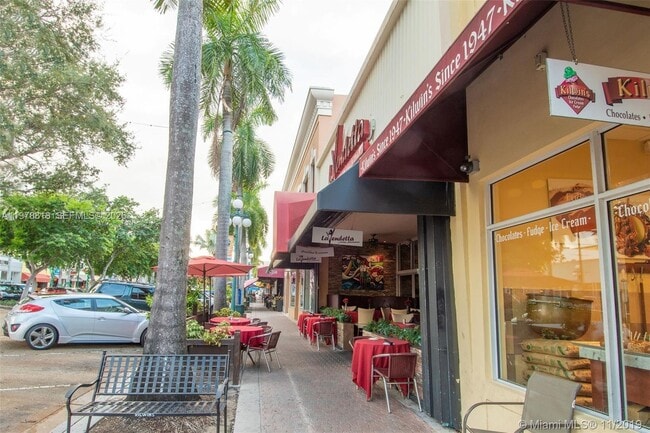 Building Photo - 1919 Van Buren St