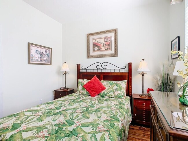 Building Photo - 2314 Silver Palm Dr