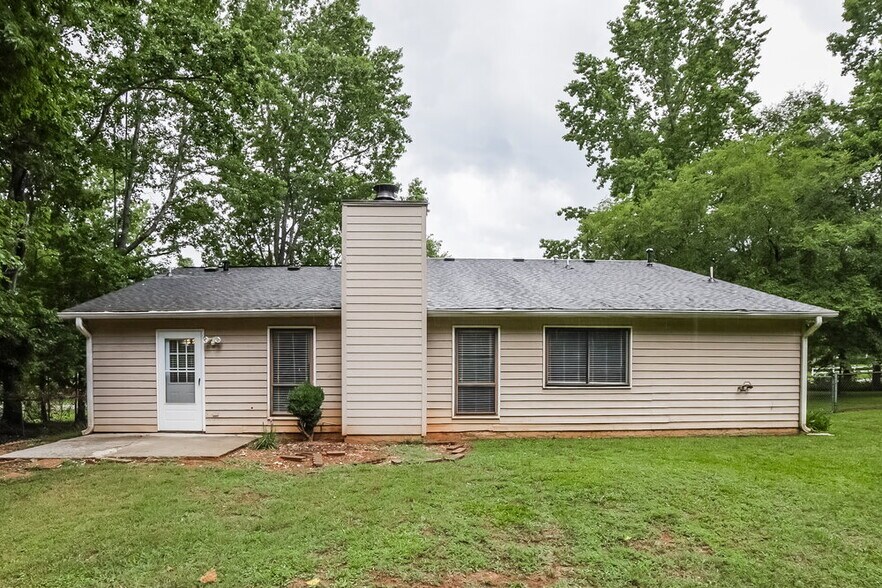 Building Photo - 35 Windsong Ct