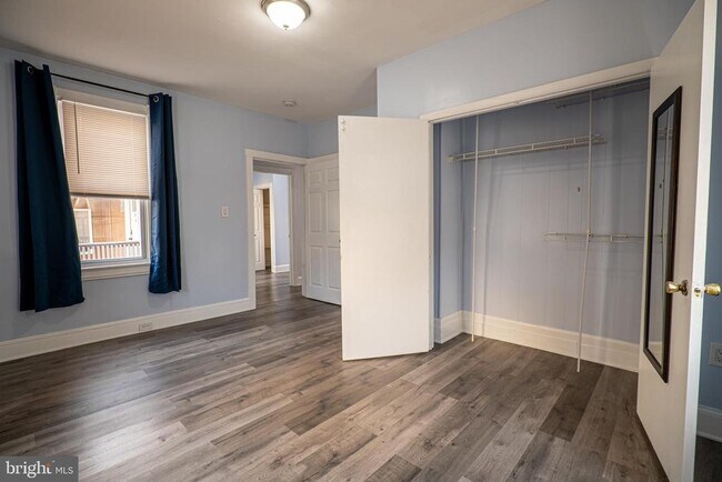 Building Photo - 241 Victoria St