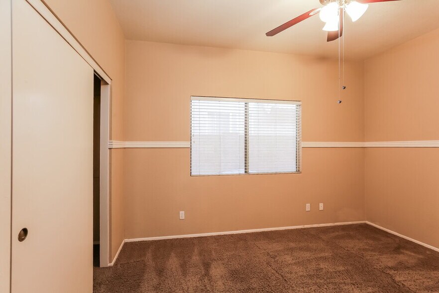 Building Photo - 544 W Laredo Ave